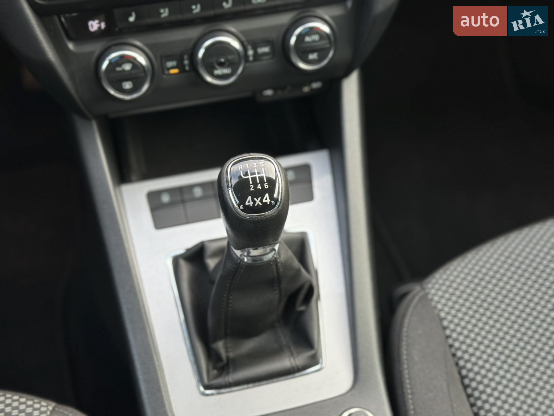 2016 Skoda Octavia - мініатюра 46