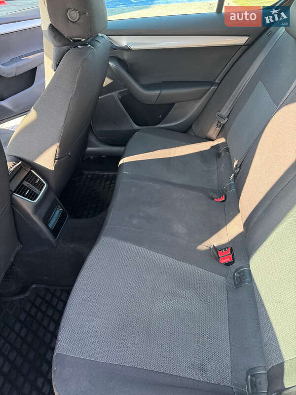 Лифтбек Skoda Octavia 2013 в Львове фото 13 Лифтбек Skoda Octavia 2013 в Львове