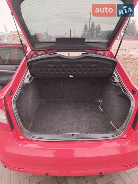 Лифтбек Skoda Octavia 2012 в Тячеве