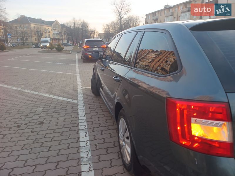 Универсал Skoda Octavia 2016 в Дрогобыче