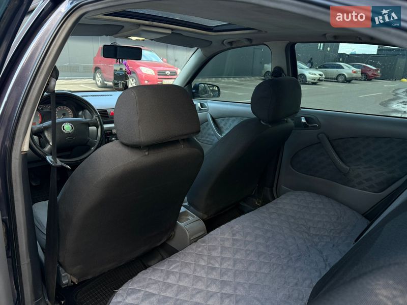 Ліфтбек Skoda Octavia 2002 в Києві