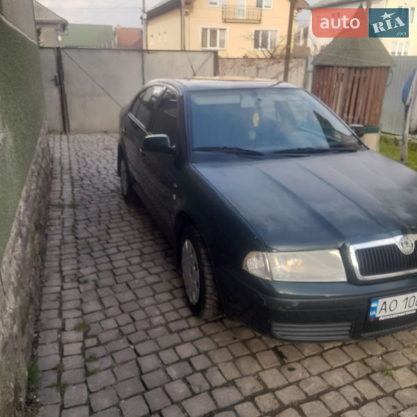 Лифтбек Skoda Octavia 2003 в Великих Лучках