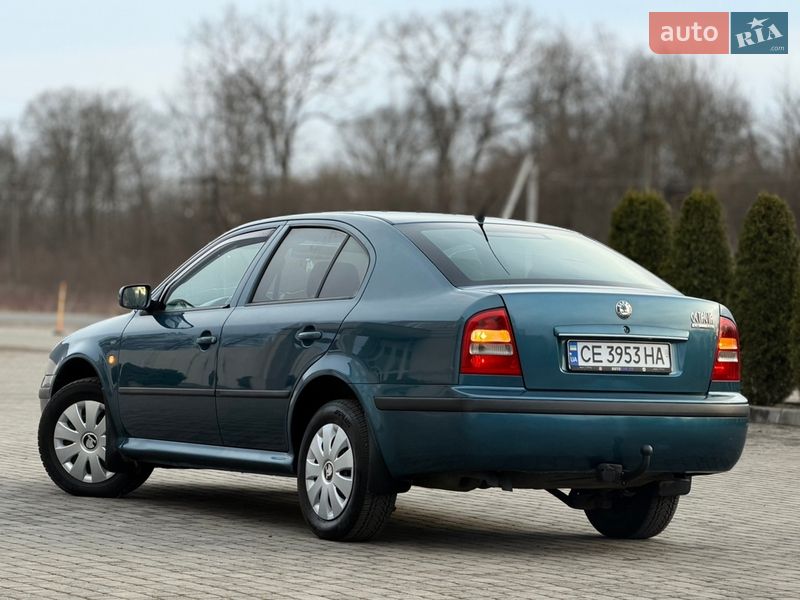 Лифтбек Skoda Octavia 2003 в Черновцах