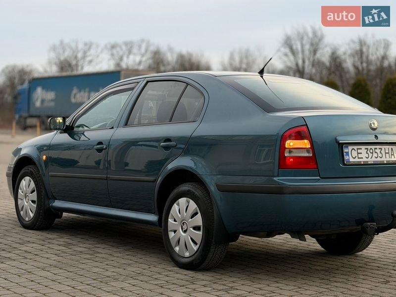 Лифтбек Skoda Octavia 2003 в Черновцах