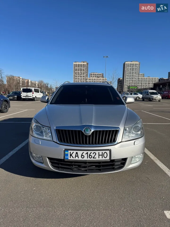 2010 Skoda Octavia - мініатюра 8