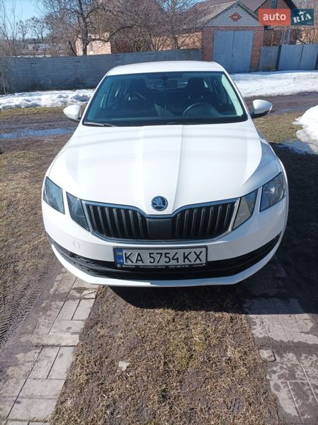 Лифтбек Skoda Octavia 2017 в Ромнах