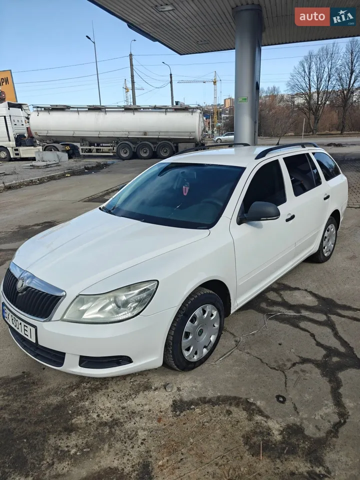 2010 Skoda Octavia - мініатюра 50