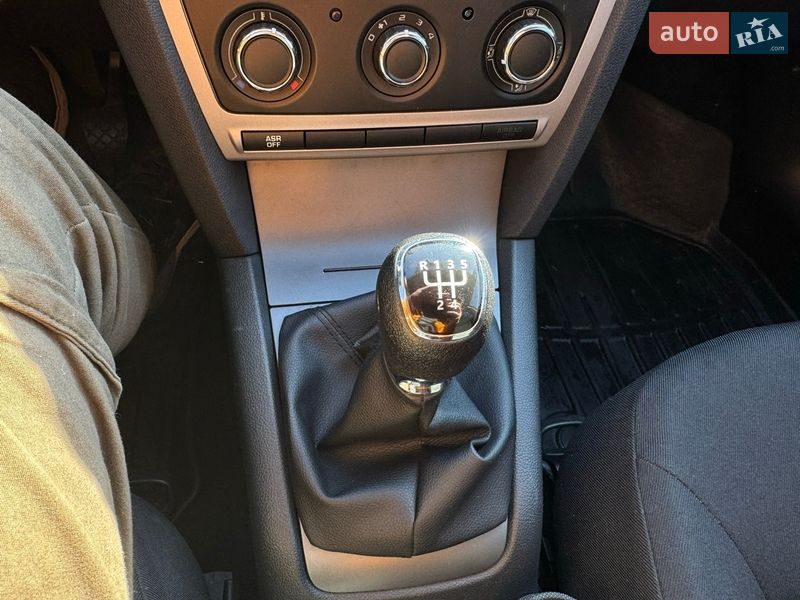 Универсал Skoda Octavia 2012 в Черновцах