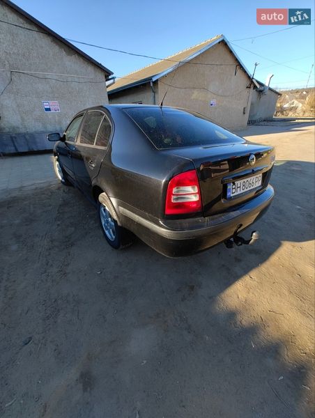 Лифтбек Skoda Octavia 2003 в Тарутине