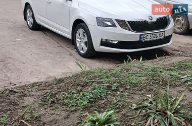 Лифтбек Skoda Octavia 2019 в Чутове