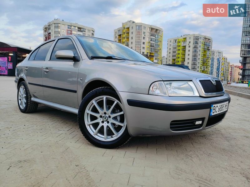 Лифтбек Skoda Octavia 2009 в Львове
