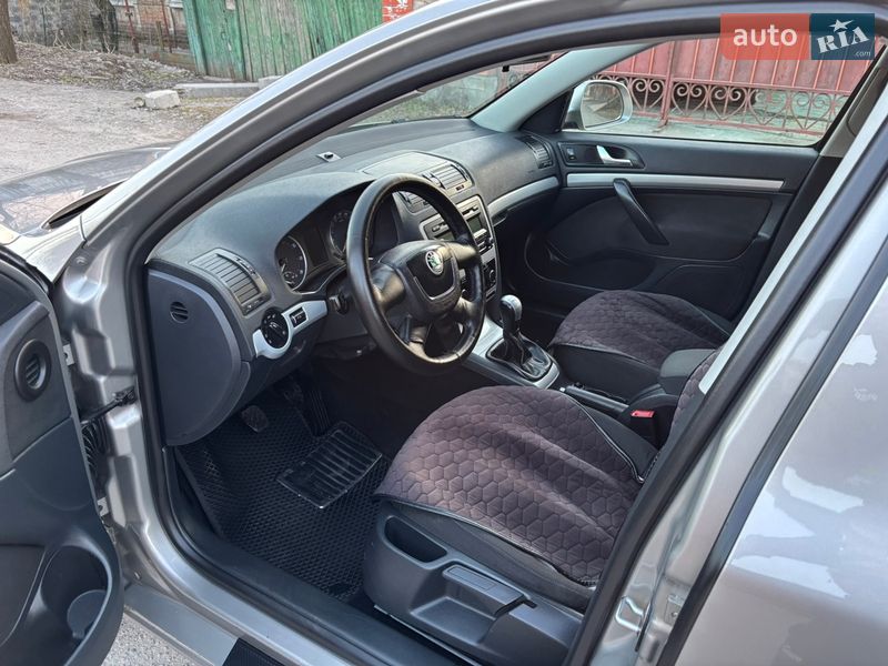 Лифтбек Skoda Octavia 2009 в Запорожье