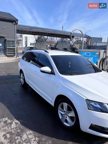 Универсал Skoda Octavia 2018 в Чернигове