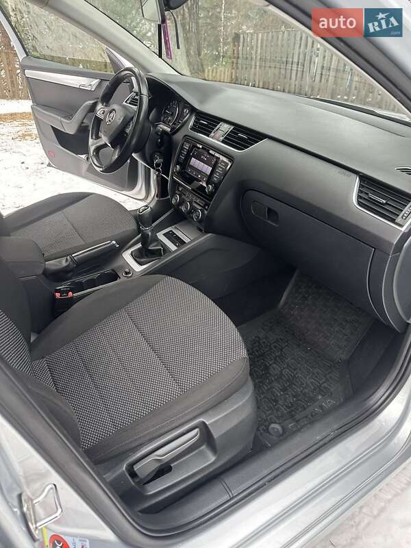 Универсал Skoda Octavia 2014 в Вижнице