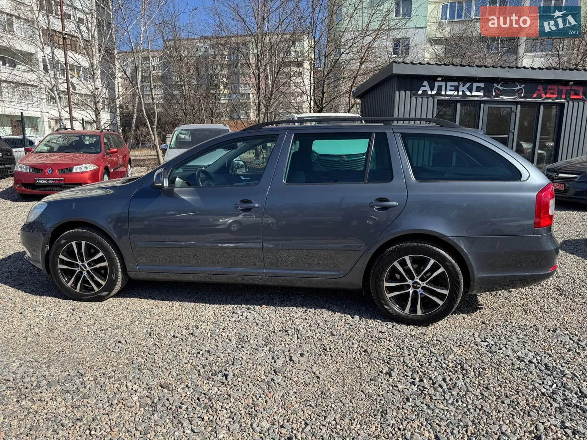 2010 Skoda Octavia - мініатюра 14