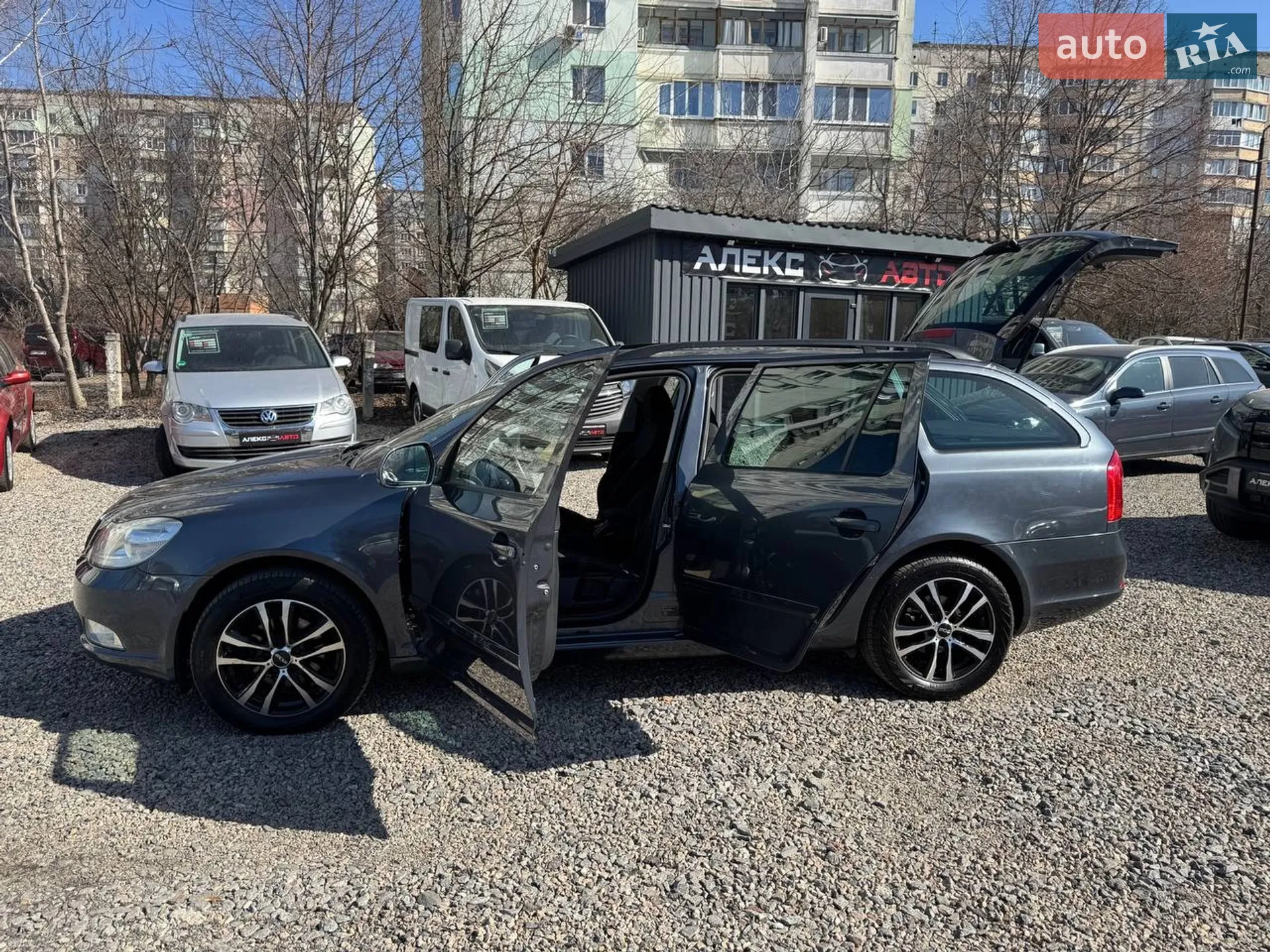 2010 Skoda Octavia - мініатюра 63