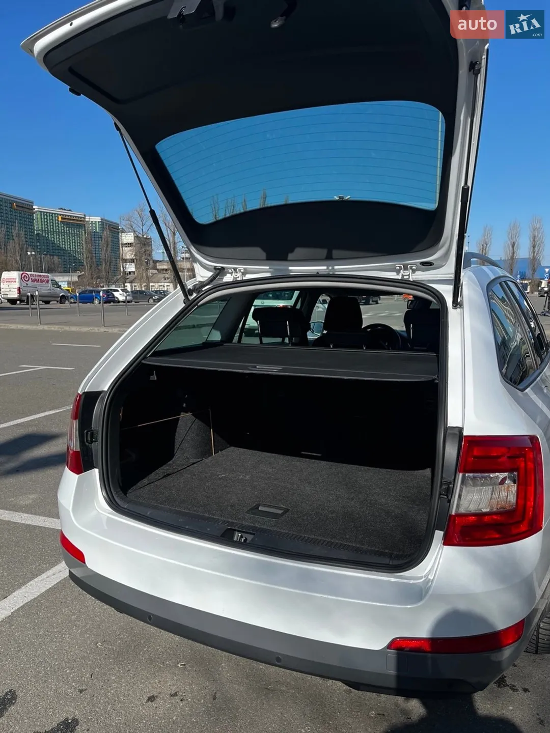 2016 Skoda Octavia - мініатюра 16