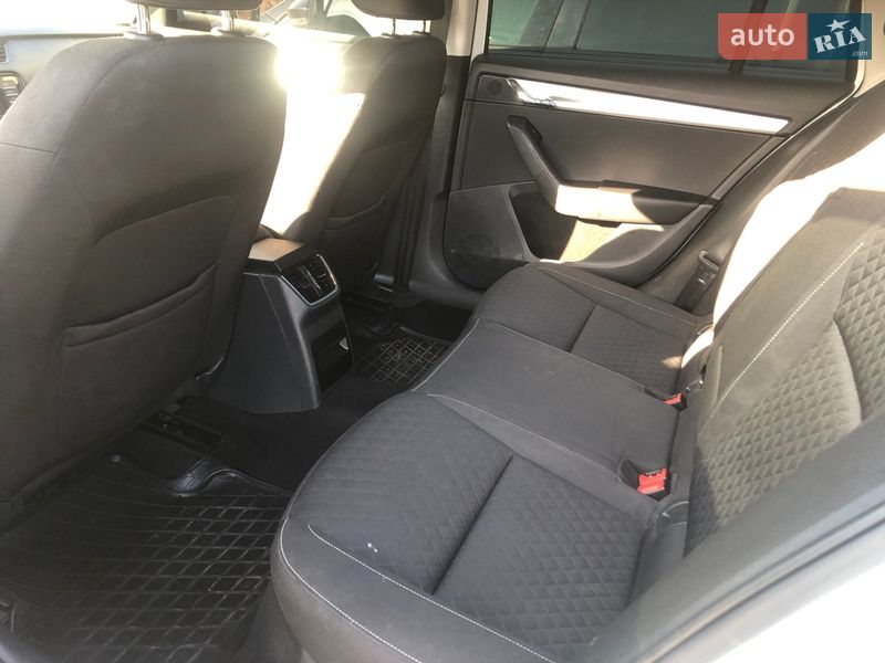Универсал Skoda Octavia 2015 в Ужгороде
