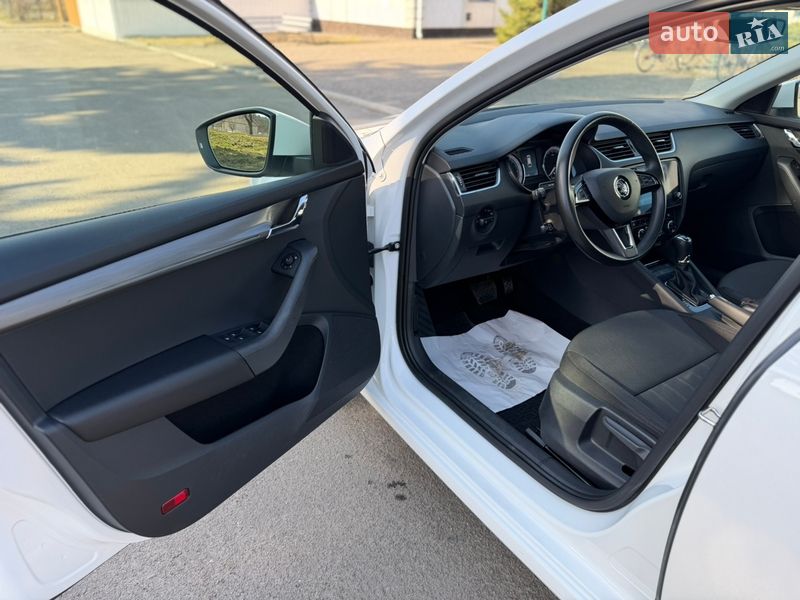 Универсал Skoda Octavia 2019 в Радивилове