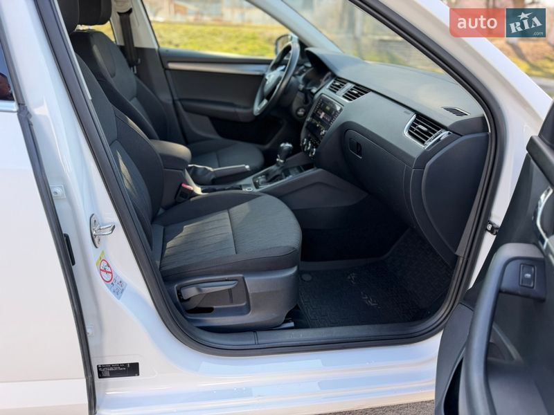 Универсал Skoda Octavia 2019 в Радивилове