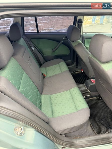 Универсал Skoda Octavia 2002 в Софиевской Борщаговке