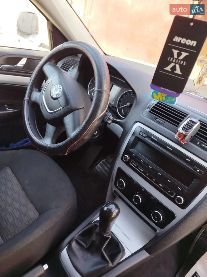 2011 Skoda Octavia - мініатюра 16