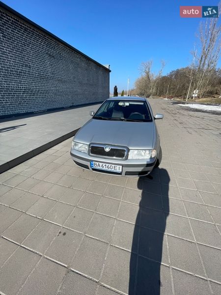 Седан Skoda Octavia 2001 в Светловодске