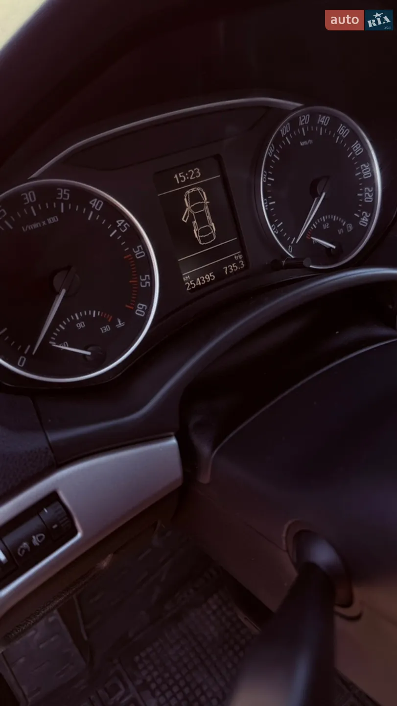 2011 Skoda Octavia - мініатюра 21
