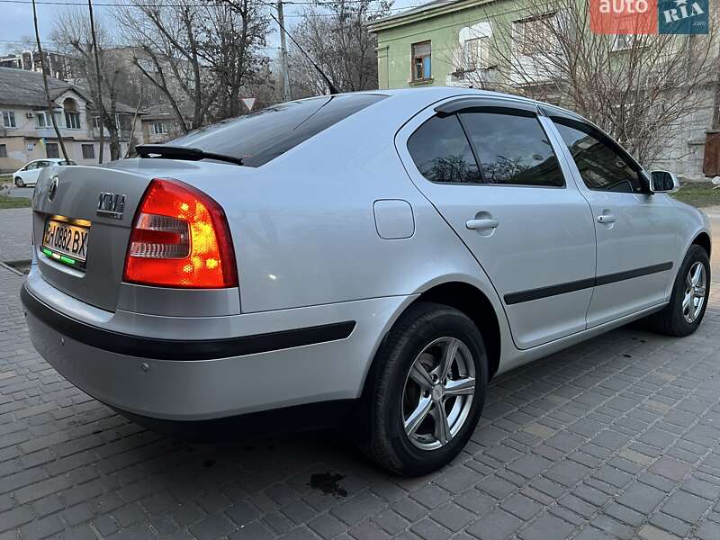 Лифтбек Skoda Octavia 2006 в Одессе