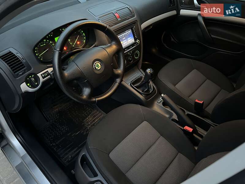Лифтбек Skoda Octavia 2006 в Одессе