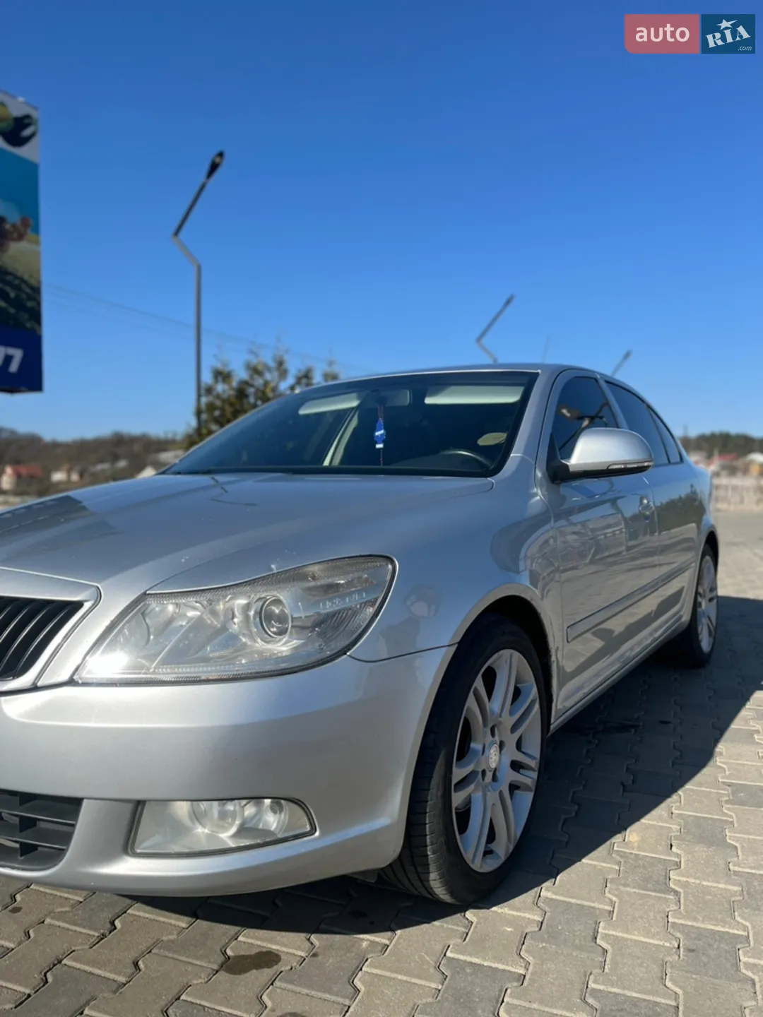 2010 Skoda Octavia - мініатюра 2