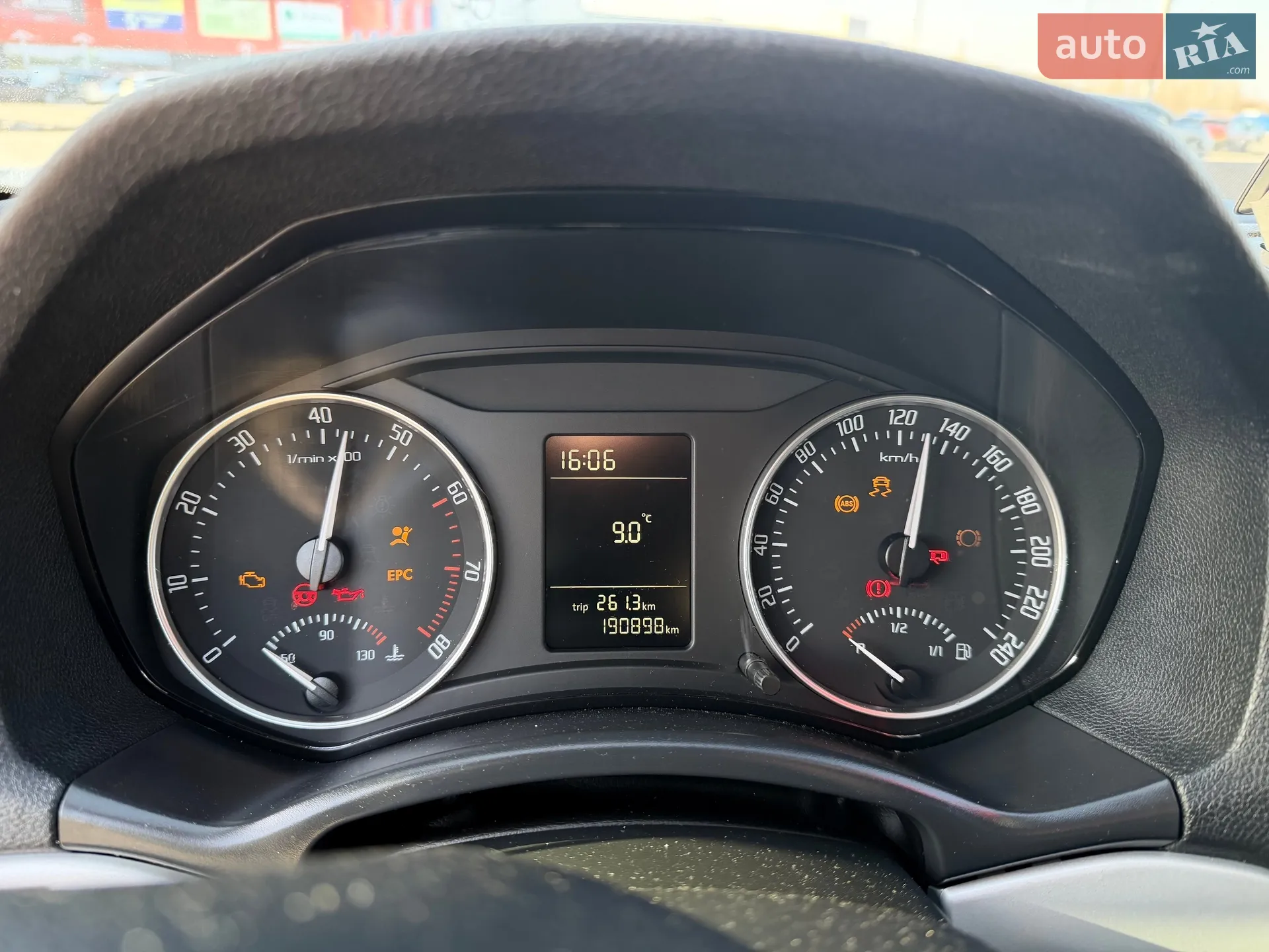 2010 Skoda Octavia - мініатюра 11