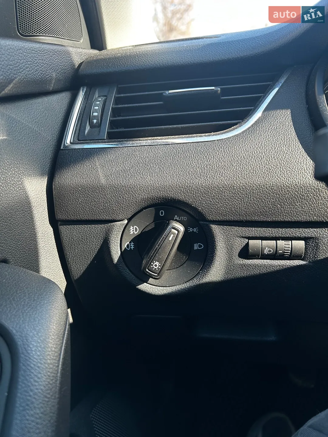 2015 Skoda Octavia - мініатюра 2