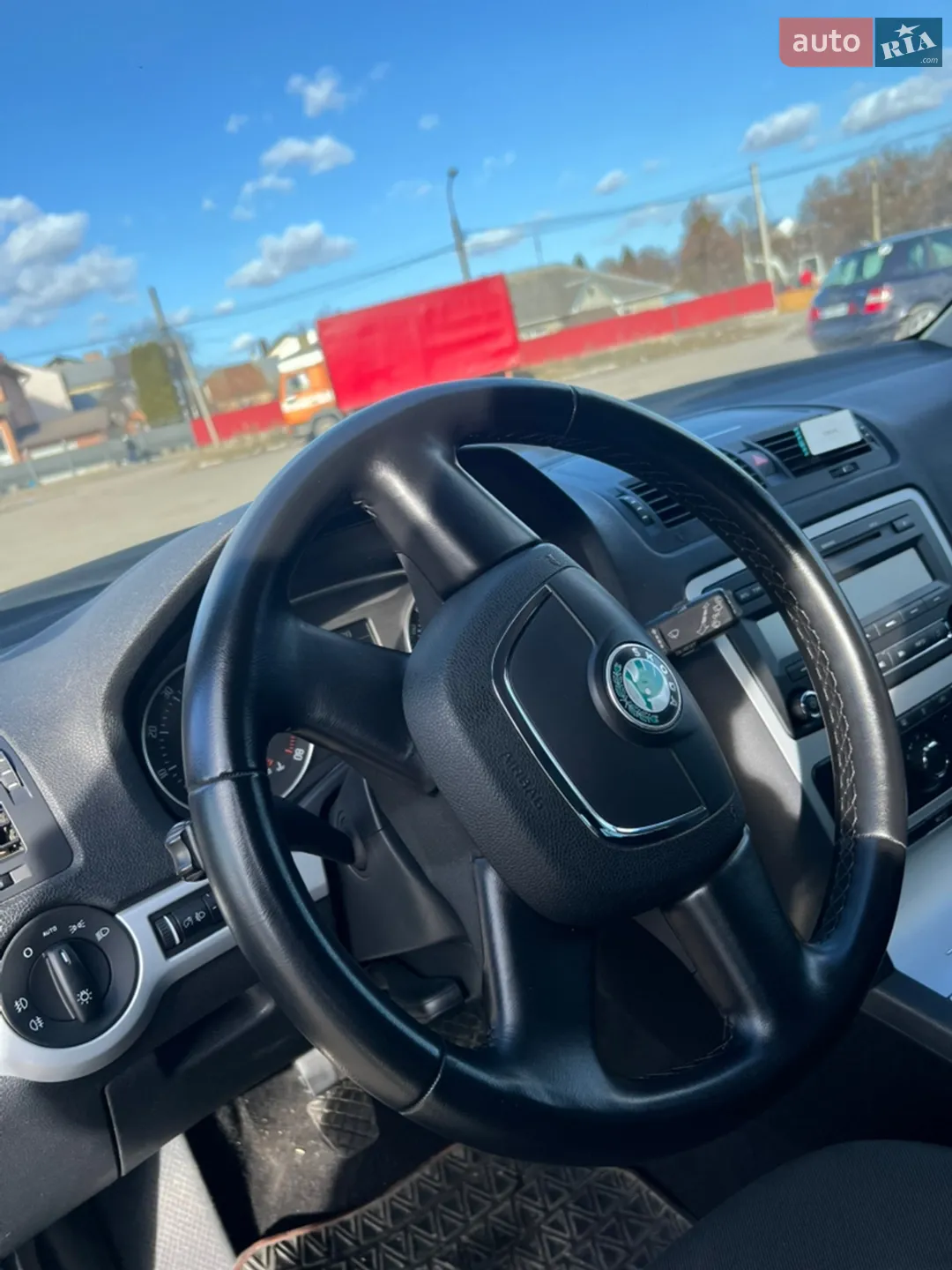 2010 Skoda Octavia - мініатюра 22