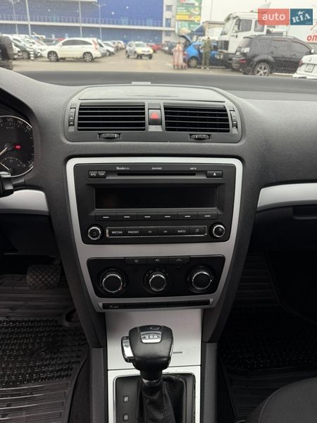 Ліфтбек Skoda Octavia 2010 в Дніпрі