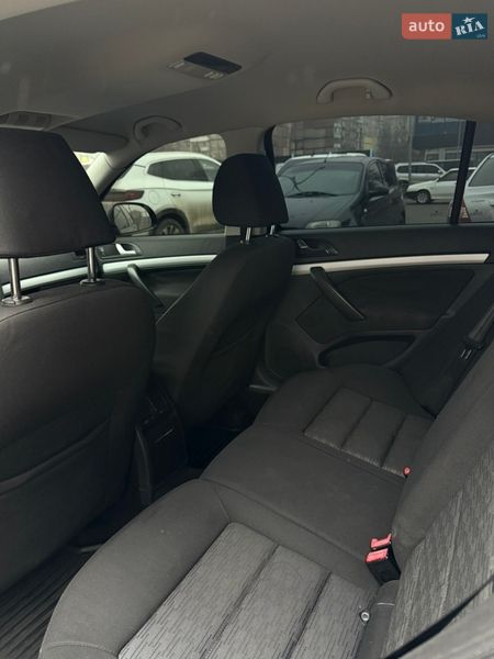 Ліфтбек Skoda Octavia 2010 в Дніпрі