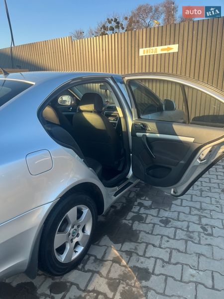 Лифтбек Skoda Octavia 2010 в Василькове