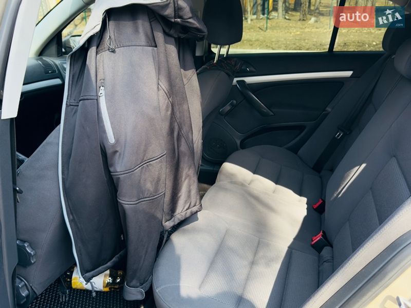 Лифтбек Skoda Octavia 2005 в Радомышле