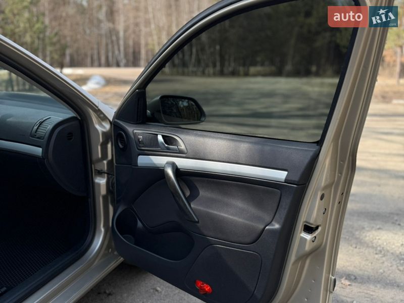 Лифтбек Skoda Octavia 2005 в Радомышле