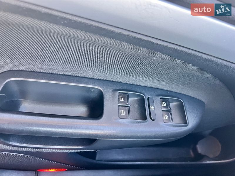 Универсал Skoda Octavia 2011 в Ромнах фото 12 Универсал Skoda Octavia 2011 в Ромнах