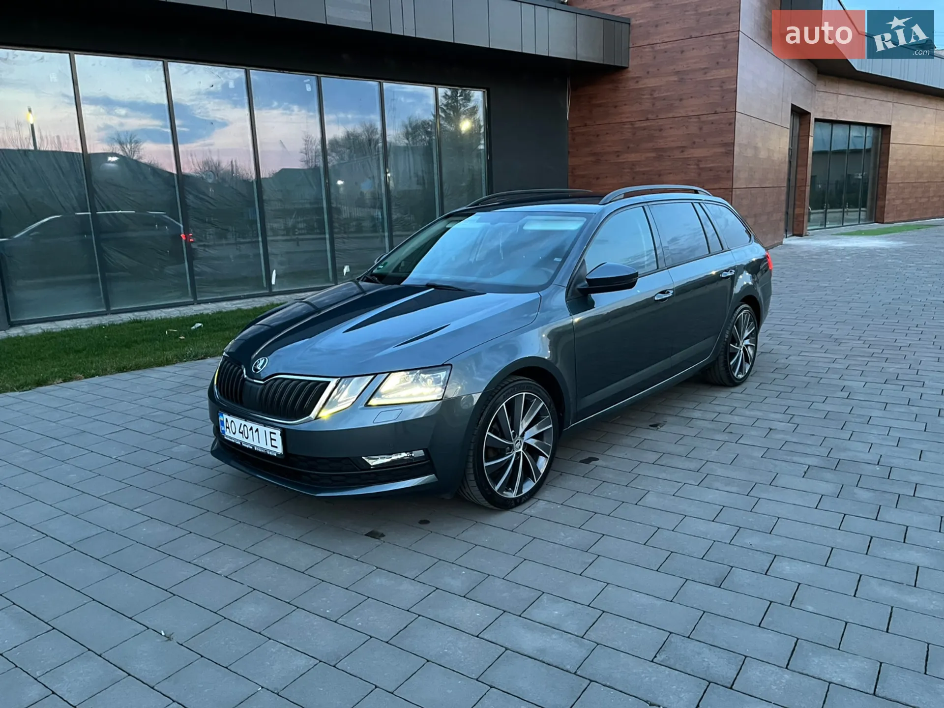 2017 Skoda Octavia - мініатюра 3