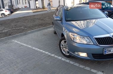 Универсал Skoda Octavia 2009 в Ровно