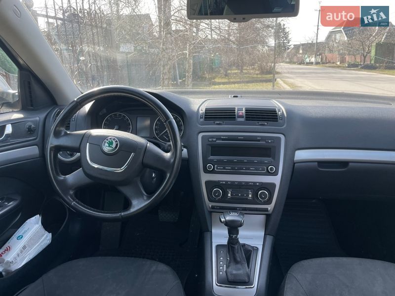 Универсал Skoda Octavia 2010 в Новомосковске
