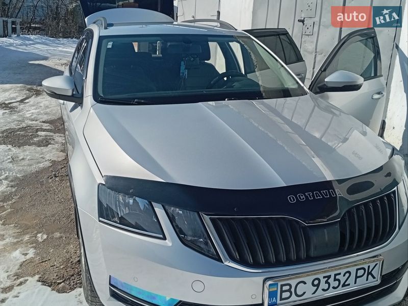 Универсал Skoda Octavia 2018 в Бориславе