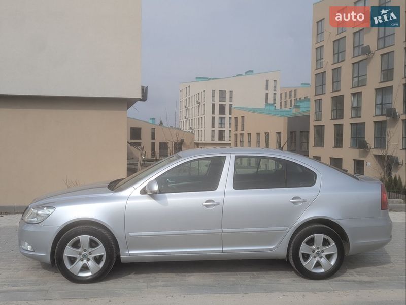 Лифтбек Skoda Octavia 2011 в Львове