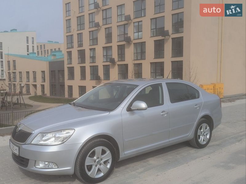 Лифтбек Skoda Octavia 2011 в Львове