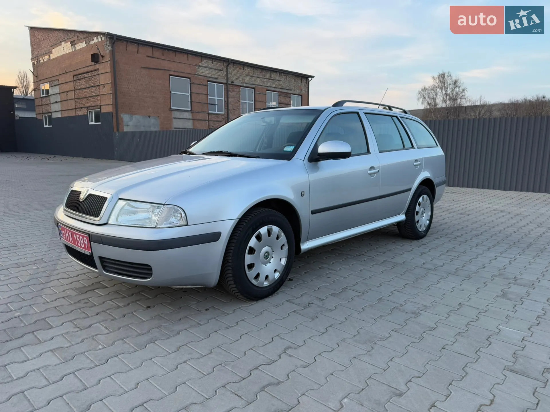 2010 Skoda Octavia - мініатюра 2