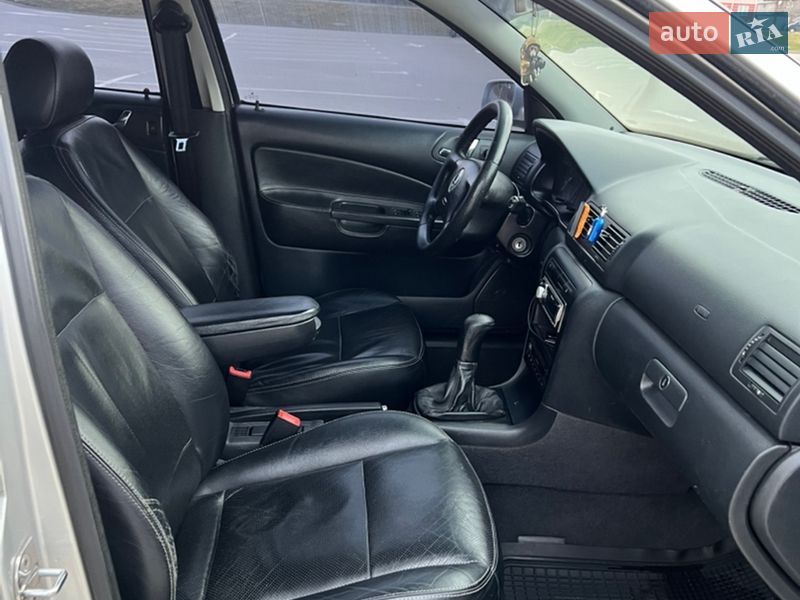 Лифтбек Skoda Octavia 2004 в Каменец-Подольском