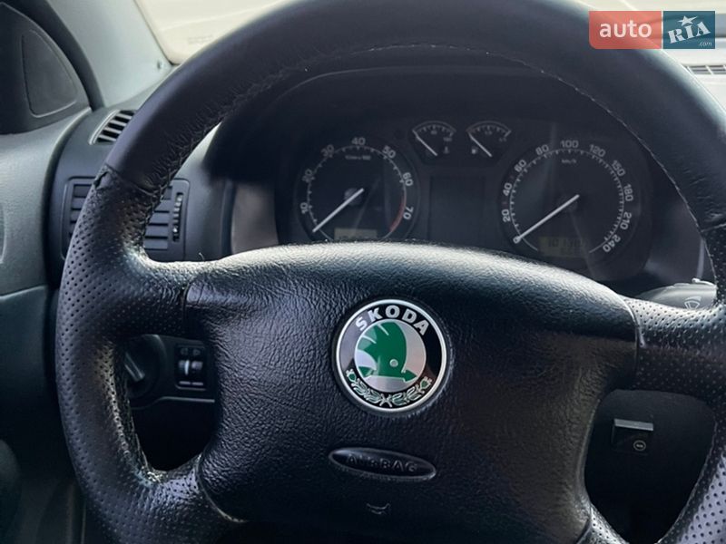 Лифтбек Skoda Octavia 2004 в Каменец-Подольском