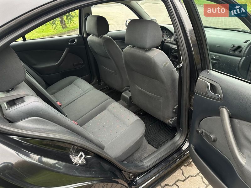 Лифтбек Skoda Octavia 2003 в Бродах